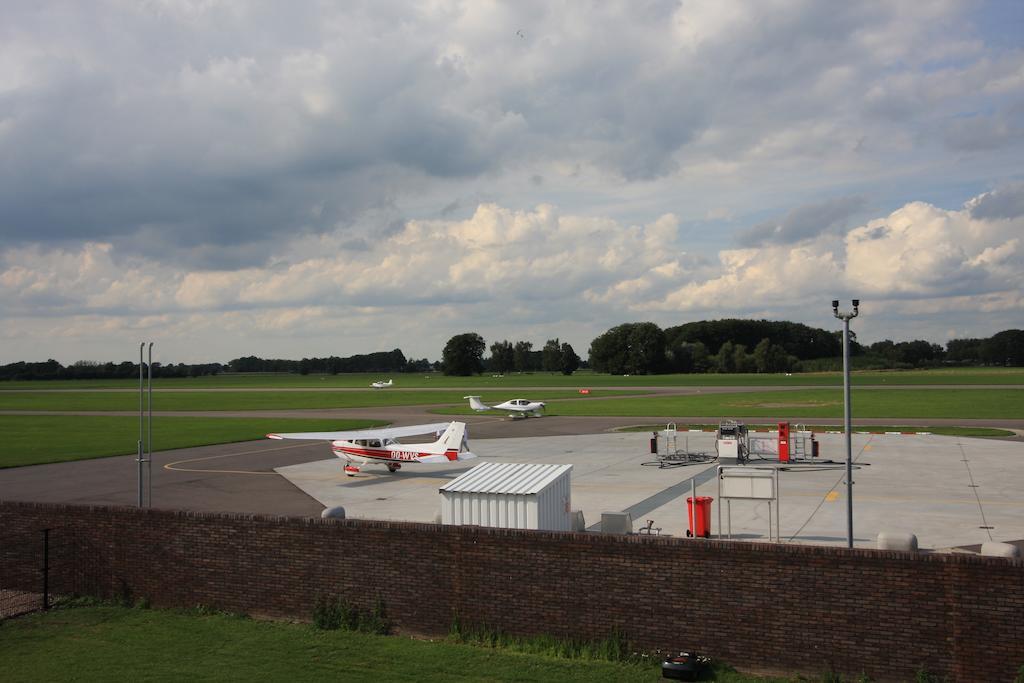 Vliegtuigsuite Teuge Exterior photo